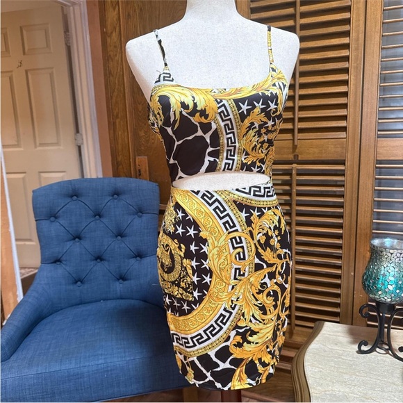 Elegant Gold and Black Patterned Skirt